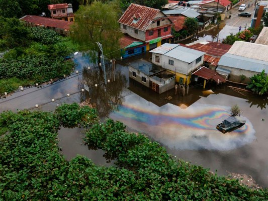 Centroamérica sumergida en crisis humanitaria tras destrozos causados por Eta