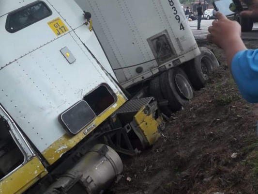 Fotos: Las imágenes que dejó el fuerte choque entre rastra y dos pick up en Zambrano