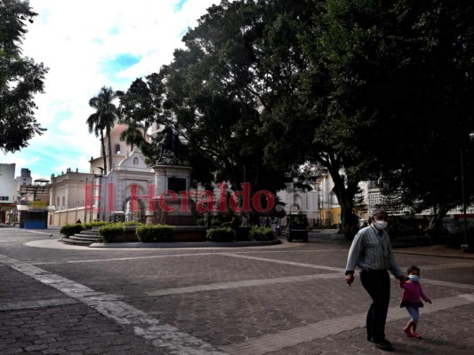 FOTOS: Restricciones por la pandemia dejan silencio y quietud en Tegucigalpa