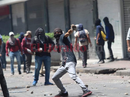 Protesta de la Plataforma concluye en enfrentamiento con la Policía