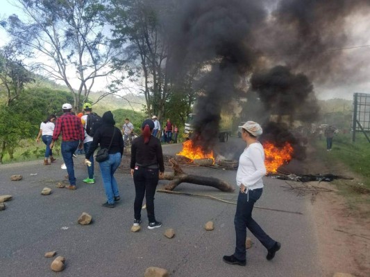 FOTOS: Fuerte despliegue policial y militar en varias ciudades de Honduras ante movilizaciones