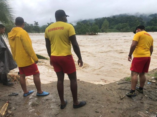 En imágenes: La tempestad no pasa para habitantes del Valle de Sula, que siguen bajo el agua tras potentes lluvias