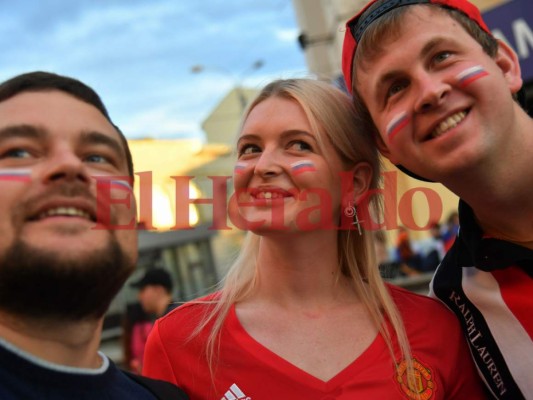 Así se disfruta la fiebre del Mundial en el Estadio Krestovski para el Rusia vs Egipto