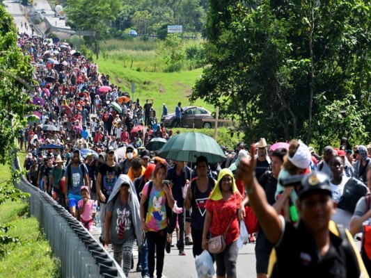 Caravana migrante de hondureños, salvadoreños y haitianos suma más personas en México (Fotos)