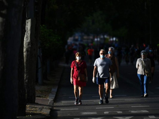 Imágenes: Españoles se preparan para reencontrarse con familiares y amigos