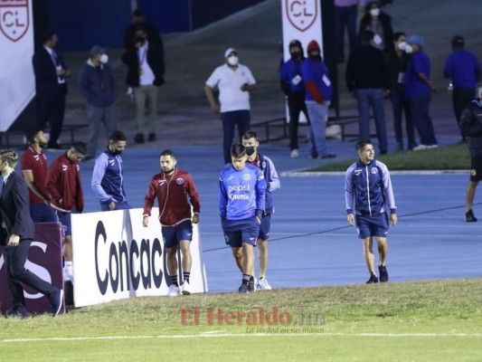 Motagua y Comunicaciones ya están en la cancha del estadio Doroteo Flores