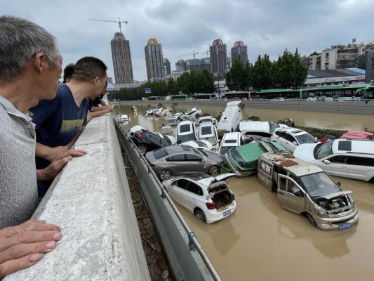 Impactantes imágenes de las inundaciones que dejan 25 muertos en China