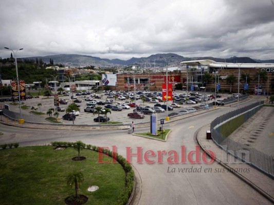 ¿Cuál es el protocolo que seguirán los malls para reiniciar actividades?  