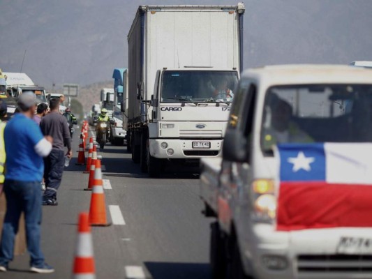 FOTOS: Pancartas y vías cerradas en el séptimo día de protestas en Chile