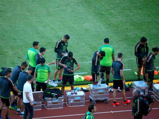 Selección de México entrenó en el estadio Olímpico previo al duelo con la H