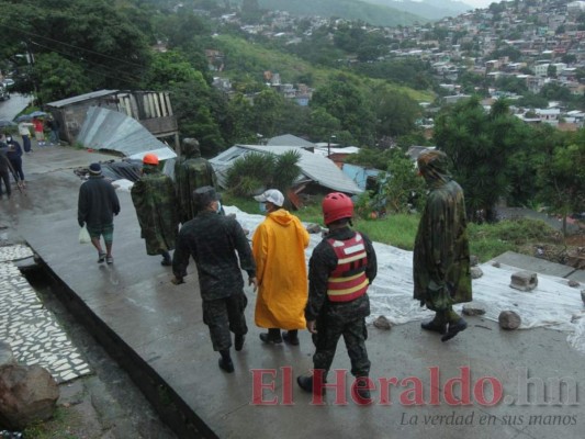 FOTOS: Derrumbes e inundaciones, los primeros efectos de Eta en la capital