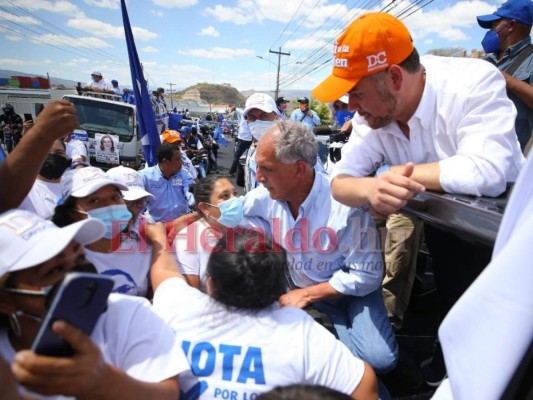 Con una caravana, fotografías y discursos Nasry Asfura cierra su campaña en la capital (FOTOS)