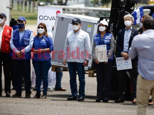 Así fue el arribo de 189,600 vacunas de AstraZeneca a Honduras (FOTOS)