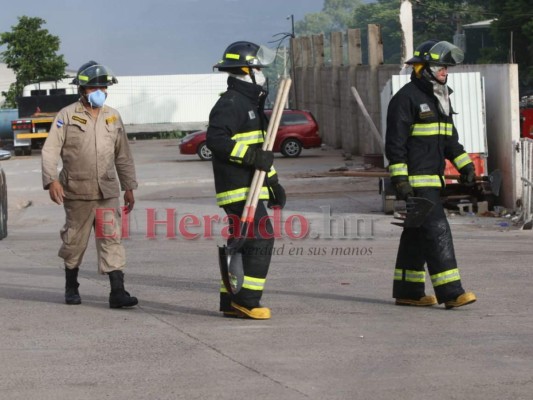 FOTOS: Pérdidas millonarias deja fuerte incendio en bodegas de Tegucigalpa