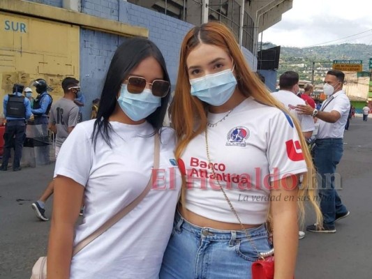 Belleza presente, aglomeraciones y llenazo, así se vivió el clásico entre Motagua y Olimpia