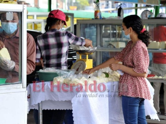 Capitalinos comenzaron a abastecerse desde este viernes previo a las elecciones (Fotos)