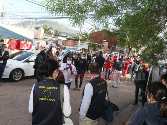 Observadores internacionales realizan minuciosa labor en elecciones de Honduras   