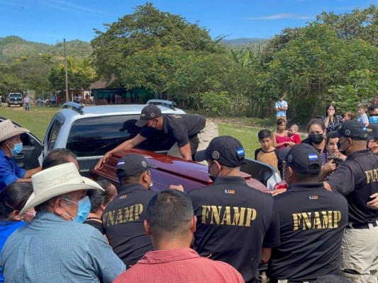 'Soñaron con una Honduras mejor': Doloroso último adiós a capitán y a agente de Fuerza Antimaras