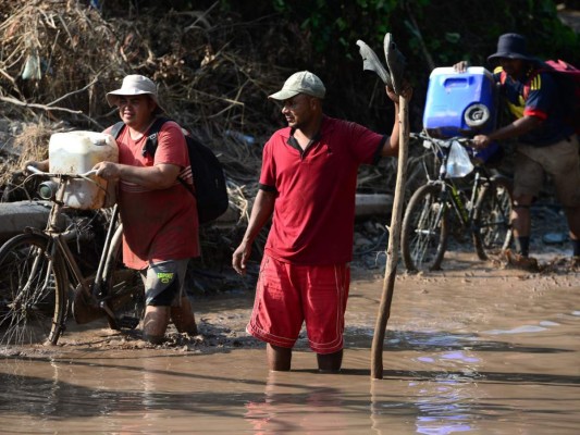 Evacuación de pobladores de El Progreso, Yoro, ante amenaza de Iota (Fotos)