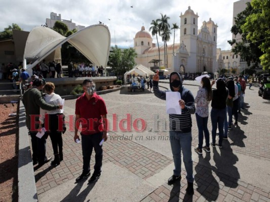 Lleno total en triajes evidencia que Honduras vive terrible alza de casos de covid-19 (Fotos)