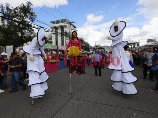 Fiesta, color, ritmo y sabor en el 440 aniversario de la capital de Honduras