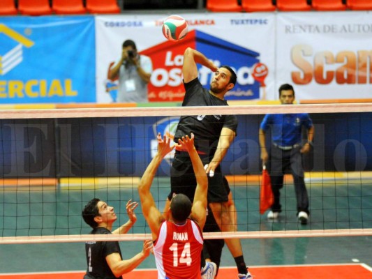 Seleccion de Volibol 2015 posa para EL HERALDO tras el Norceca en México