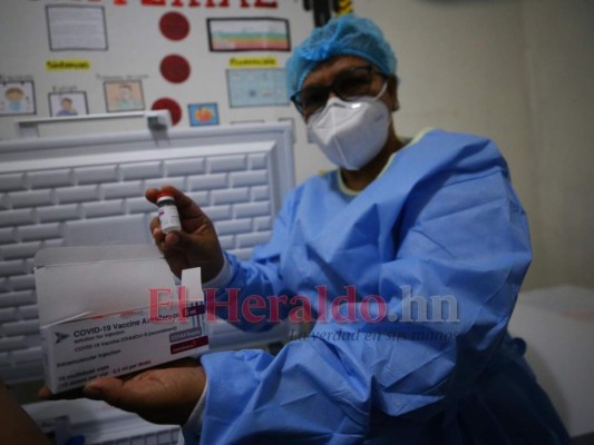 FOTOS: Con pancartas y sonrisas Ojojona recibe vacunas donadas por El Salvador  