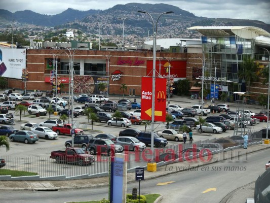 ¿Cuál es el protocolo que seguirán los malls para reiniciar actividades?  