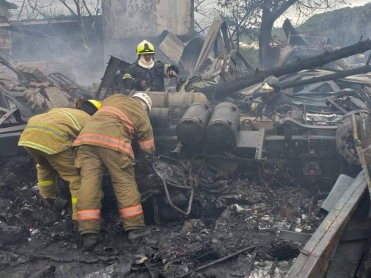 FOTOS: Lo que se sabe del fatal accidente de rastra con combustible en la zona sur