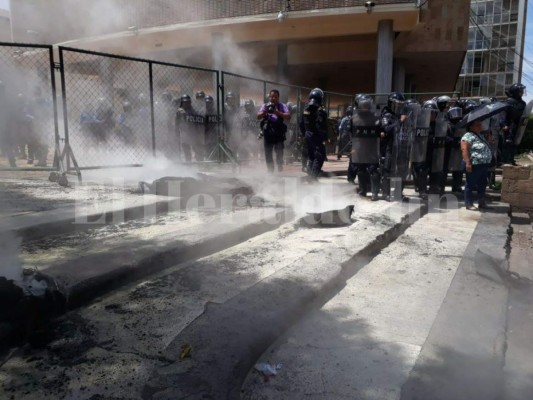 Así fueron los disturbios ocurridos en la marcha del Día del Trabajador