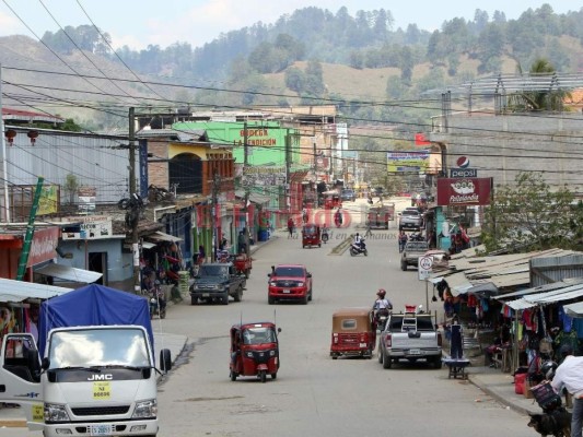 Pedir en la calle o suplicar clemencia, no es lo mismo ser migrante en Choluteca que en Trojes