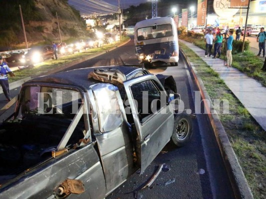 Imágenes del accidente en el anillo periférico que dejó varios heridos