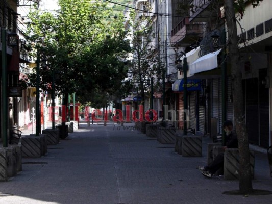 FOTOS: Restricciones por la pandemia dejan silencio y quietud en Tegucigalpa