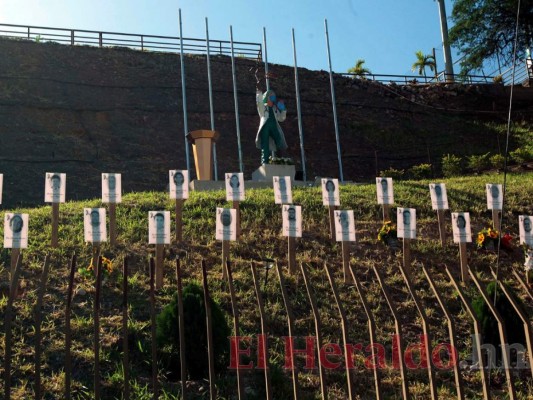 Con homenaje a médicos fallecidos crean conciencia sobre letalidad del covid-19