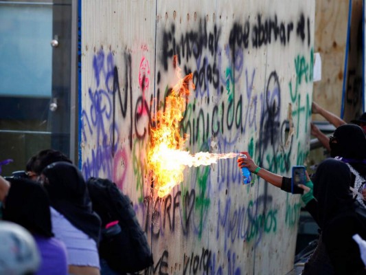 FOTOS: Protestas y clamor en el Día Internacional de la Mujer