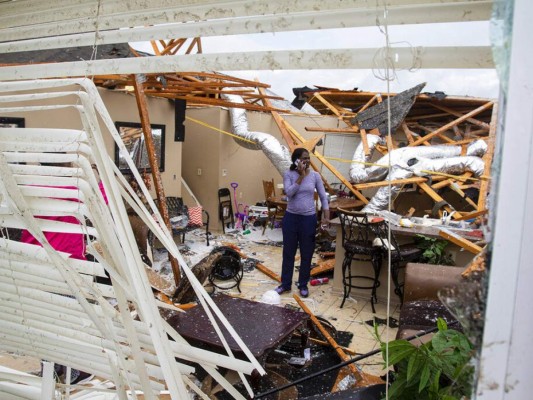 FOTOS: Caos y daños 'catrastróficos' dejan tornados al sur de Estados Unidos