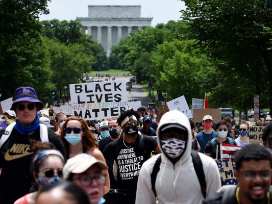 FOTOS: Brutalidad policial caldea ánimos y aviva protestas en EEUU