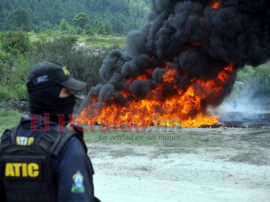 Así fue la 'incineración sin precedentes' de más de 3 mil kilogramos de cocaína en la capital 