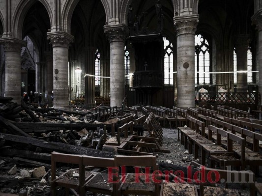 Así luce la catedral de Notre Dame a un mes del incendio