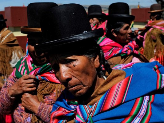 FOTOS: Ponchos Rojos, la fiel milicia aymara de Evo que rechaza transición en Bolivia