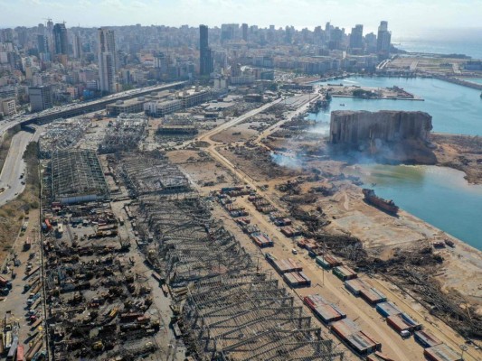 Apocalípticas imágenes un día después de explosión en puerto libanés de Beirut