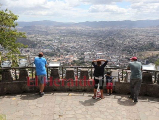 Entre aire fresco y áreas verdes, capitalinos disfrutan la Semana Santa   