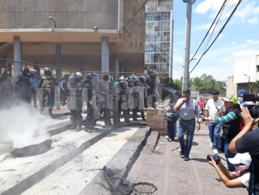 Así fueron los disturbios ocurridos en la marcha del Día del Trabajador