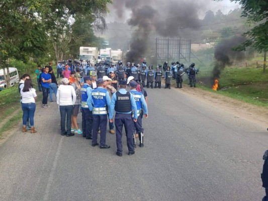 FOTOS: Fuerte despliegue policial y militar en varias ciudades de Honduras ante movilizaciones