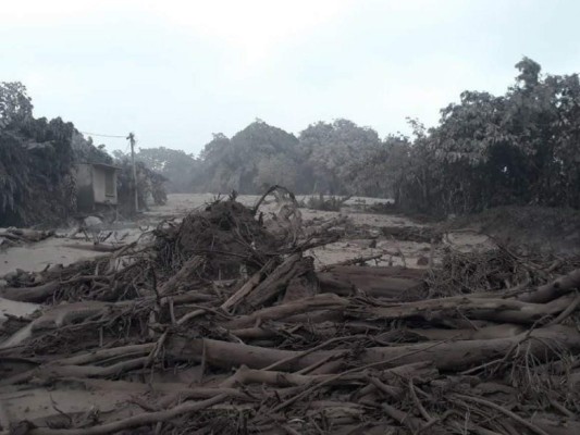 Así quedó la zona en donde se registró la erupción del volcán de Fuego en Guatemala