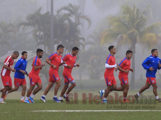 Con casi todas sus figuras, Olimpia entrenó este viernes previo a su debut ante Real de Minas