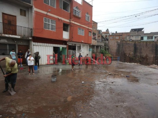 Impactantes fotos de los daños provocados en el Barrio Los Jucos de la capital de Honduras