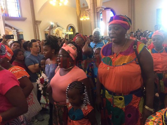 FOTOS: Pastoral Garífuna le rinde tributo a la Virgen de Suyapa en la Basílica Menor