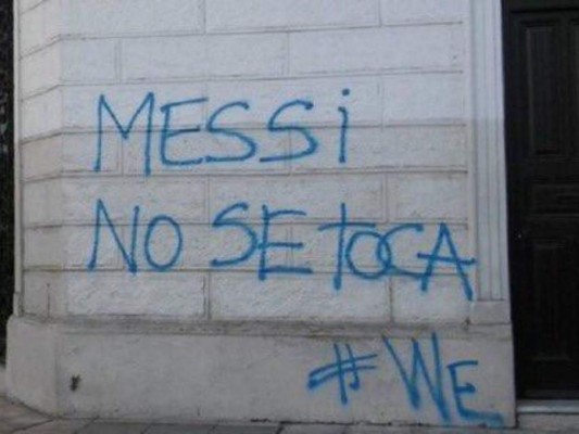 FOTOS: Aficionados del Barcelona devastados y enojados por salida de Messi