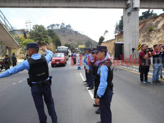 Primer 'éxodo' previo a Semana Santa dejó inspecciones y pruebas de alcoholemia en la carretera hacia el norte